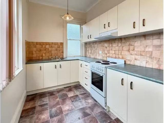 Unique 2 BR 2/9 Lovel Street, KATOOMBA Townhouse for rent Lis.