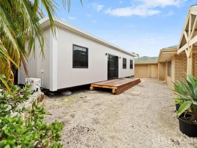 Cheap 2 BR 29B Yorrell Place, HALLS HEAD, WA 6210 House for.