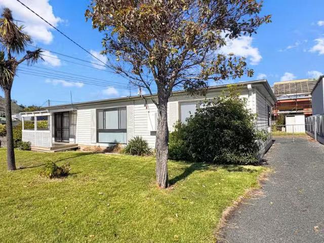 Charming 2 BR 2 Tribe Street, BICHENO, TAS 7215 House for Rent