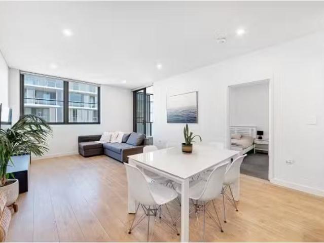 Unique 2 BR 310/41 Rhodes Street, Hillsdale Apartment for rent.