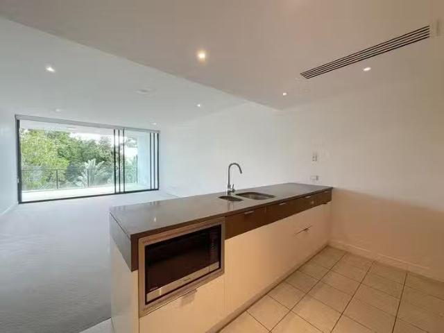 Deal! 2 BR 317/10 Pidgeon Close, West End, QLD 4101