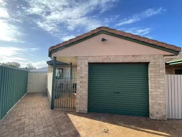 Rental! 2 BR 3/19 Burnett Street, Bundaberg South, QLD 4670