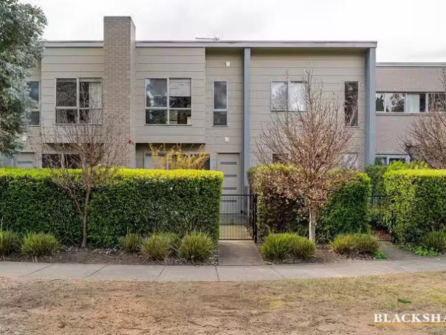 Deal! 2 BR 3/1 Wise Street, Braddon, ACT 2612