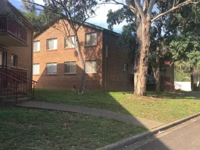 Cozy 2 BR 32/15 O'Sullivan Road, LEUMEAH Apartment for rent L.