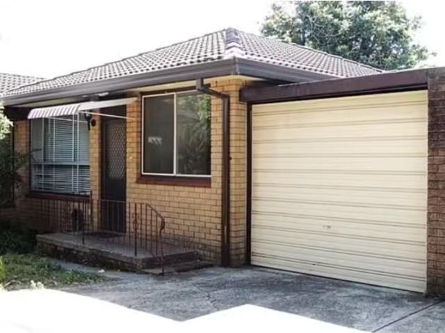 Deal! 2 BR 3/27 Millett Street, Hurstville Apartment for rent.