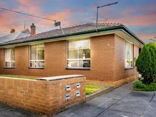 Deal! 2 BR 3/30 Princess Street, Seddon, VIC 3011