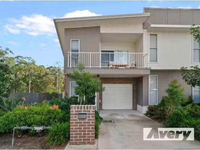 Nice 2 BR 3/54 Bottlebrush Boulevard, Fletcher Townhouse for r.