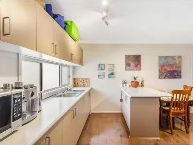 Cheap 2 BR 35B Mill Drive, North Rocks Apartment for rent Lis.