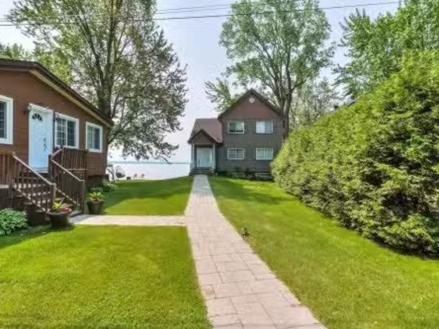 Nice 2 BR 3701 Ch. Des Faisans, Saint Placide, QC, J0V 2B0 h.