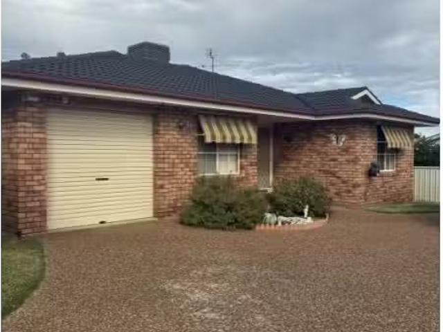 Deal! 2 BR 3/87 Denison Street, TAMWORTH Apartment for rent L.