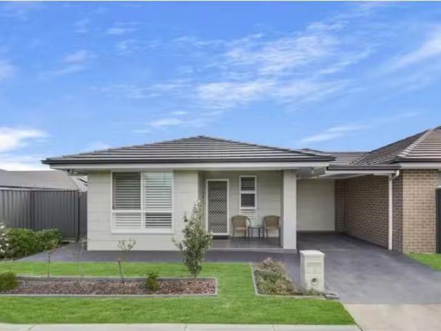 Cozy 2 BR 3 Reynolds Street, SPRING FARM House for rent Liste.