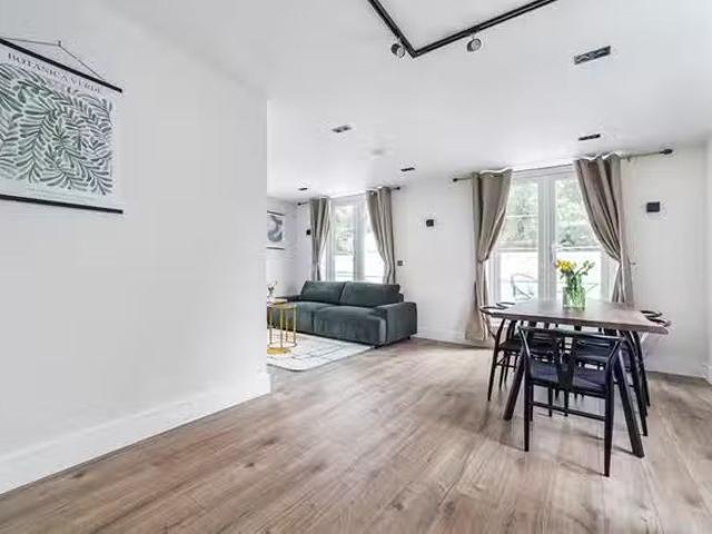 Nice 2 BR The Avenue