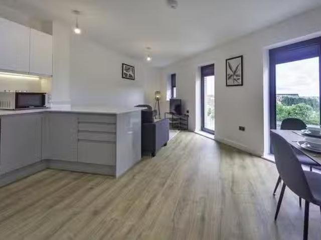 Nice 2 BR Victoria Road