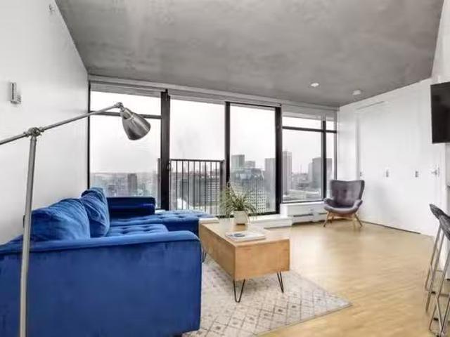 Rental! 2 BR West Cordova Street