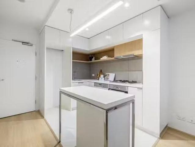 Cozy 2 BR C104/5 Flockhart Street, Abbotsford, VIC 3067