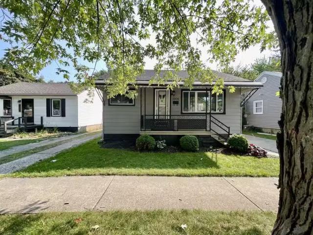 Rental! 2 BR CHARMING 2 BEDROOM/1 BATHROOM HOUSE FOR RENT+ UTI.