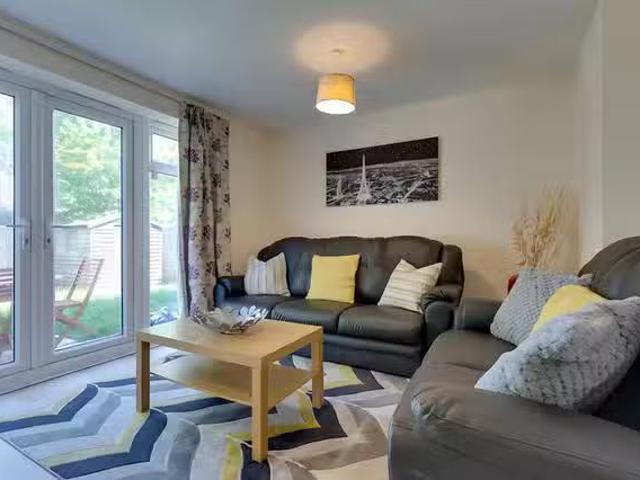 Charming 2 BR Cranesbill Close