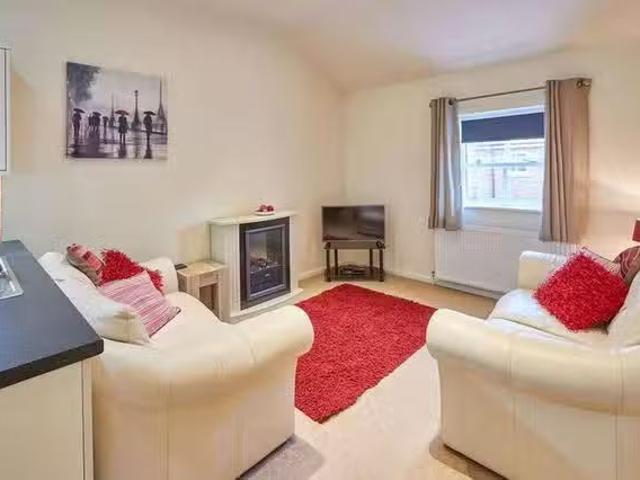Deal! 2 BR Folkton Hall