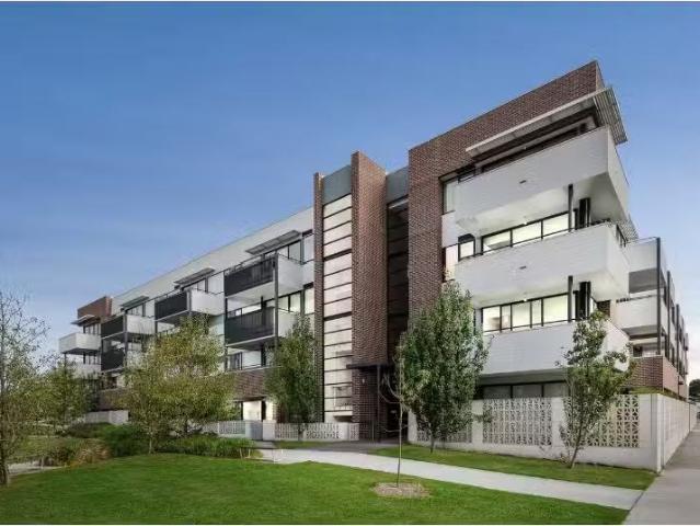 Unique 2 BR G04/16 Lomandra Drive, Clayton South Apartment for.