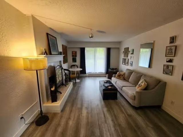 Charming 2 BR Kaltasin Road 1987 Kaltasin Rd #225