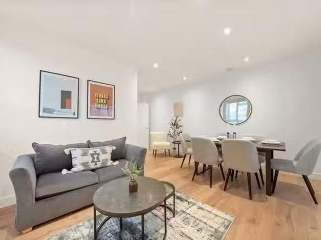 Deal! 2 BR Kingsland High Street