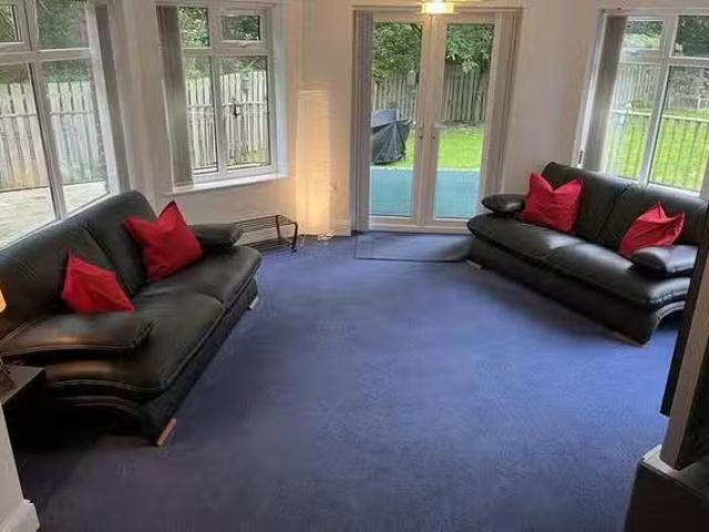 For Rent! 2 BR Meadow Close