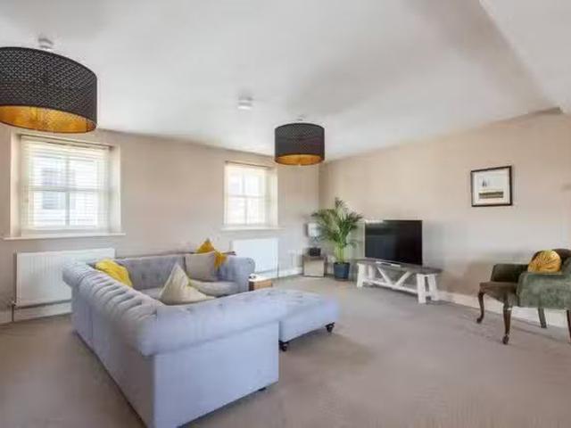 For Rent! 2 BR Saint James Street
