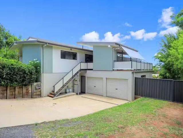 Unique 2 Cauchi Court, Avoca, QLD 4670