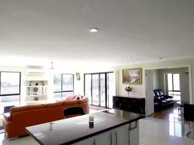 For Rent! 2 Leis Way, Regents Park, QLD 4118