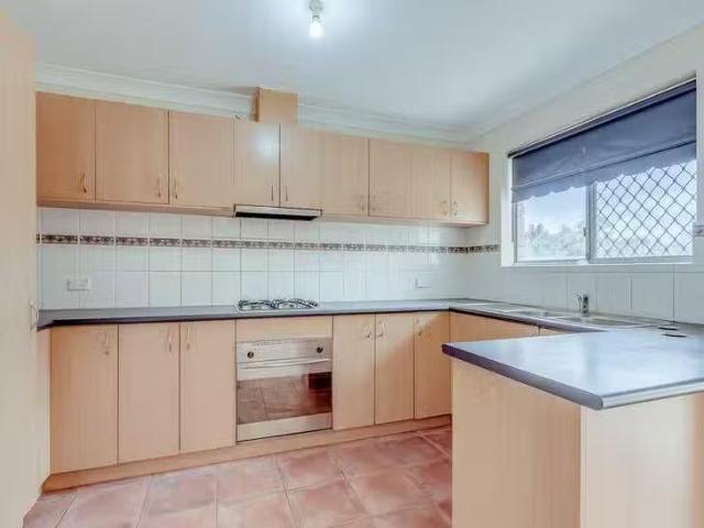 Charming 2 Lurnea Place, Karawara, WA 6152