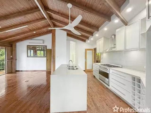 Charming 2 Lydia Street, Smithfield, QLD 4878