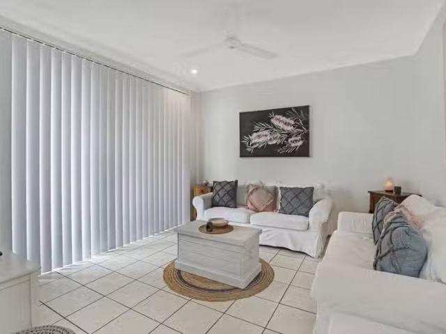 Rental! 2 Montville Court, Varsity Lakes, QLD 4227 House for.