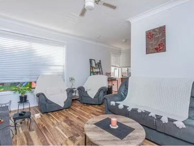 Unique 2 Morgan Crescent, Raymond Terrace House for rent List.