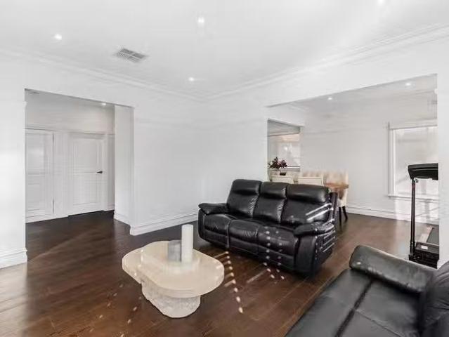 Nice 2 Mountfield Avenue, Malvern East, VIC 3145