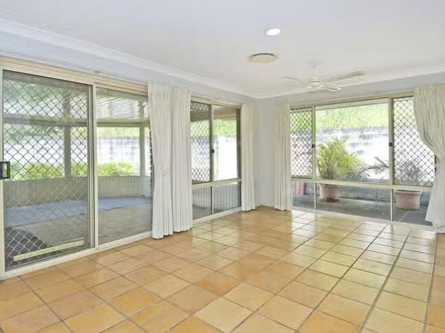 Cheap 2 Nottinghill Place, Oxenford, QLD 4210