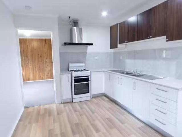 Cozy 2 Saddington Avenue, Hoppers Crossing, VIC 3029