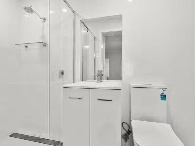 For Rent! 2A/47 Rosemont Street, West Wollongong, NSW 2500