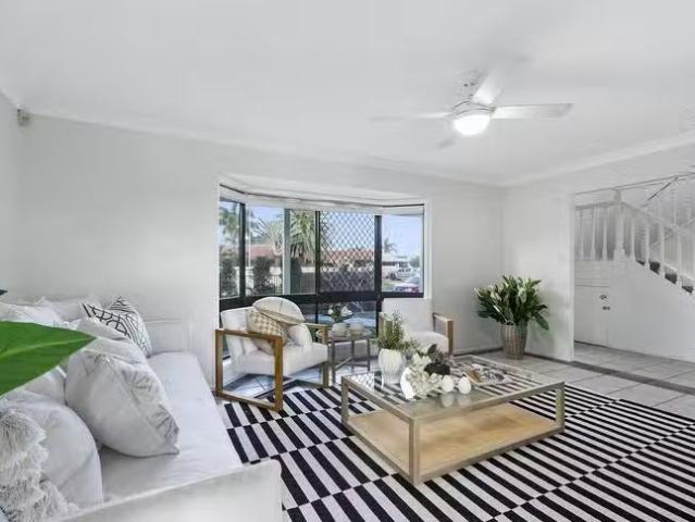 Unique 2A Village Low Road, Benowa, QLD 4217