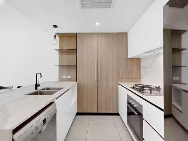 Deal! 304/24 Augustus Street, TOOWONG, QLD 4066 Apartment fo.