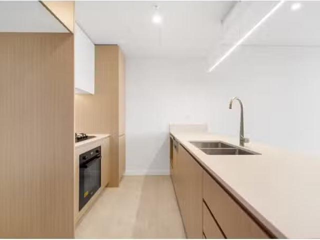 Deal! 304/2 Dreadnought Street, Roselands Apartment for rent.