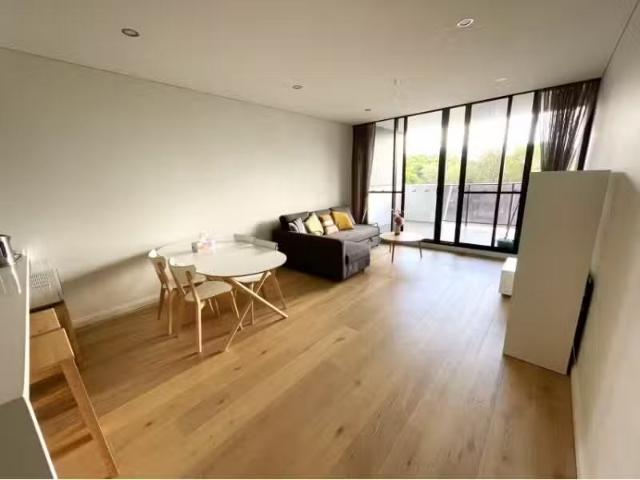 Deal! 301/8 Gertrude Street, Wolli Creek Apartment for rent L.