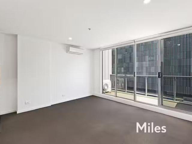 Just in! 303/8 Martin Street, Heidelberg VIC 3084