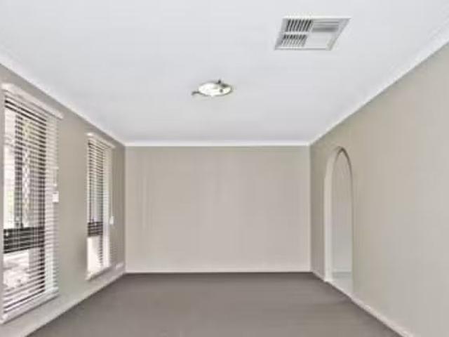 Cozy 30 Chalmers Avenue, WAIKIKI, WA 6169 House for Rent