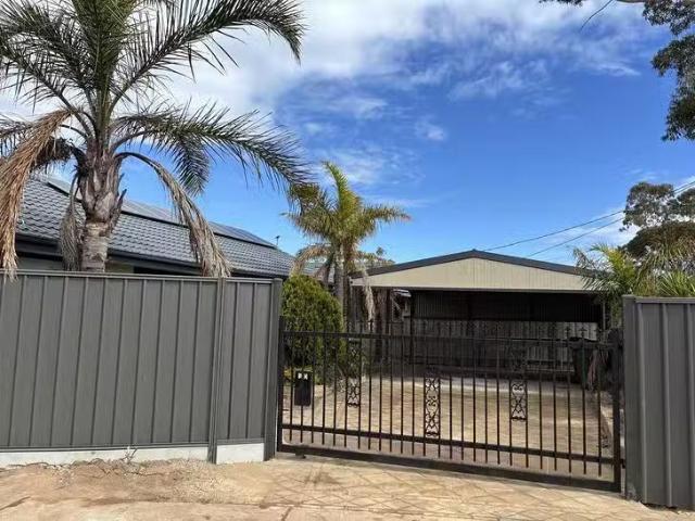 Deal! 30 Baden Terrace, O'sullivan Beach, SA 5166