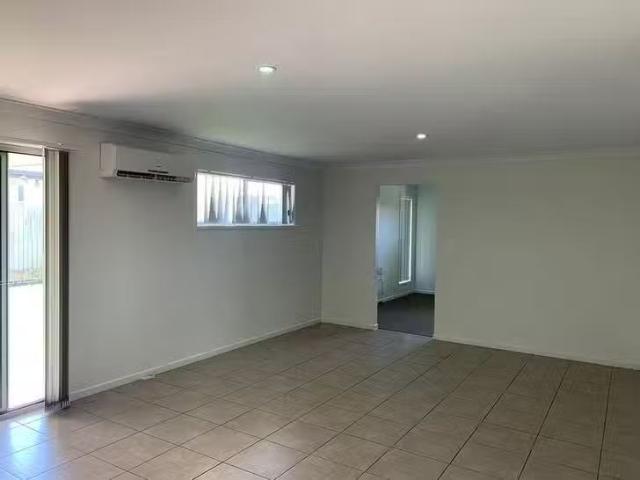 Deal! 30 Oneill Place, Marian, QLD 4753