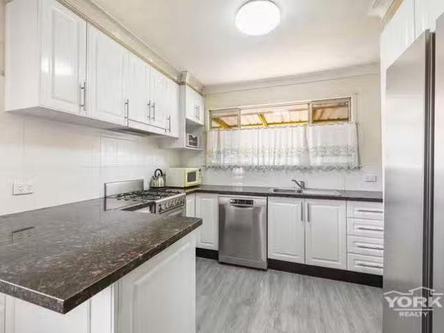 For Rent! 30 Vanity Street, Rockville, QLD 4350