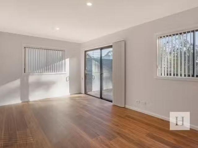 Cozy 30A Jeannie Crescent, Berkeley Vale, NSW 2261