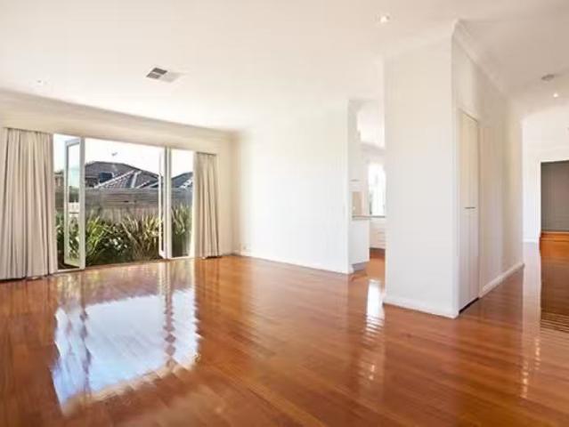 For Rent! 3/15 Alexander Avenue, Oakleigh East VIC 3166