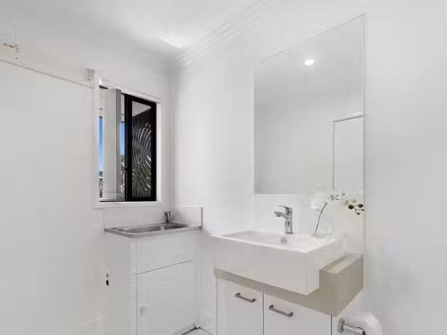 Cheap 3/18 Tian Crescent, Upper Coomera, QLD 4209