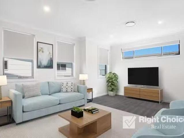 Just in! 3/11 Valley View Crescent, Albion Park, NSW 2527